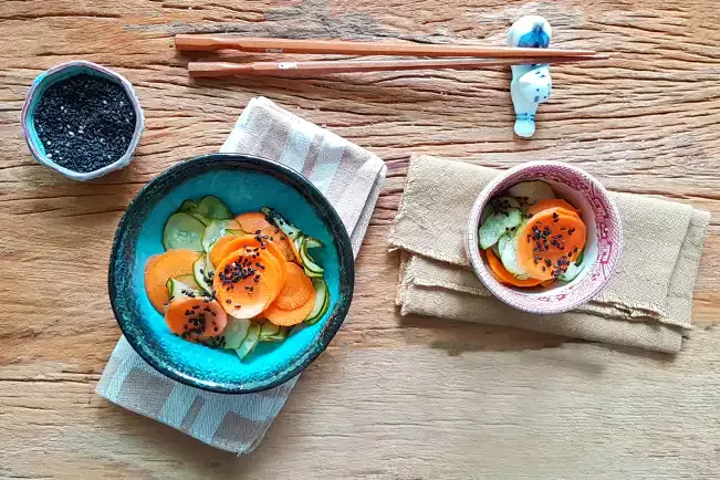 Receita de Conserva oriental de pepino e cenoura