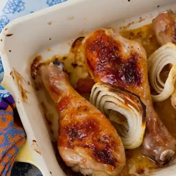Coxa de frango com geleia de laranja e cebola