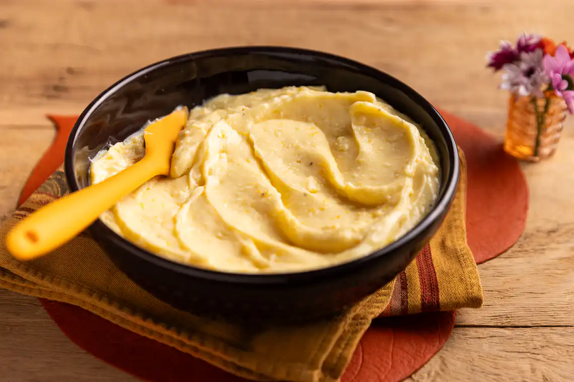 Creme de confeiteiro com raspas de laranja e cardamomo