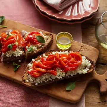 Crostini de pimentão assado com ricota