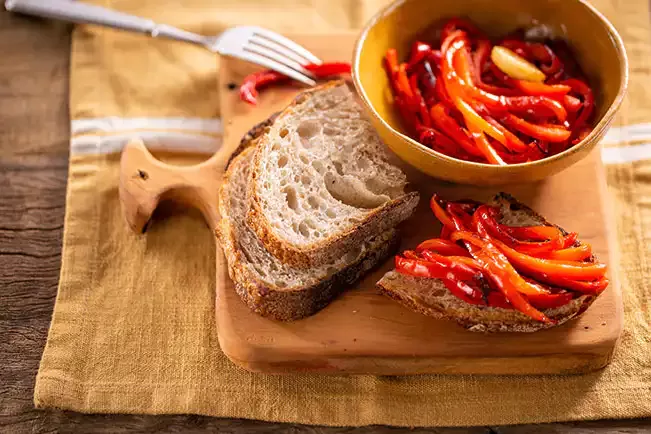 Receita de Crostini de pimentão com alho