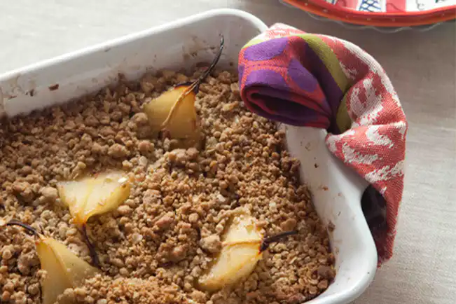 Crumble de peras ao vinho
