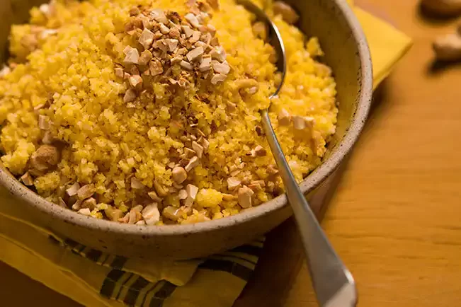 Receita de Cuscuz de milho com castanha-de-caju