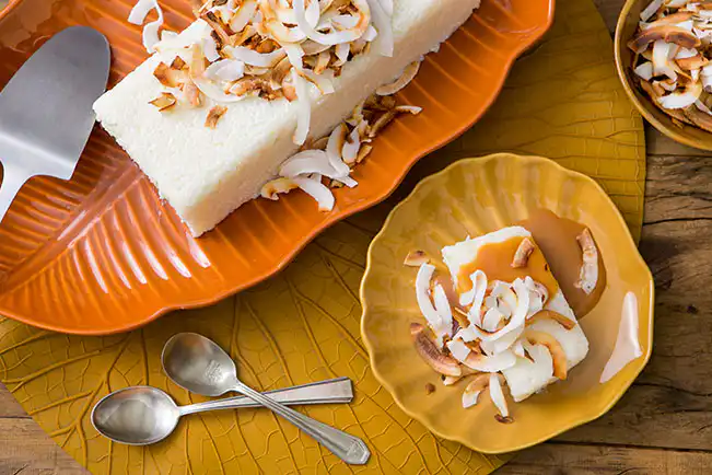 Cuscuz de tapioca com calda de coco queimado