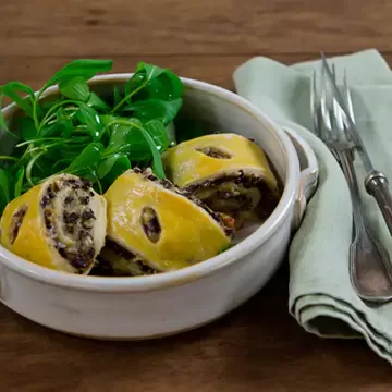 Enroladinho de parmesão com azeitona