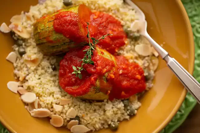 Receita de Ensopado de abobrinha com cuscuz marroquino