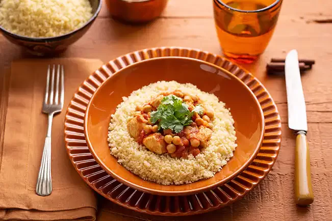 Receita de Ensopado rápido de frango com cuscuz marroquino