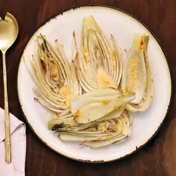 Erva-doce assada com parmesão