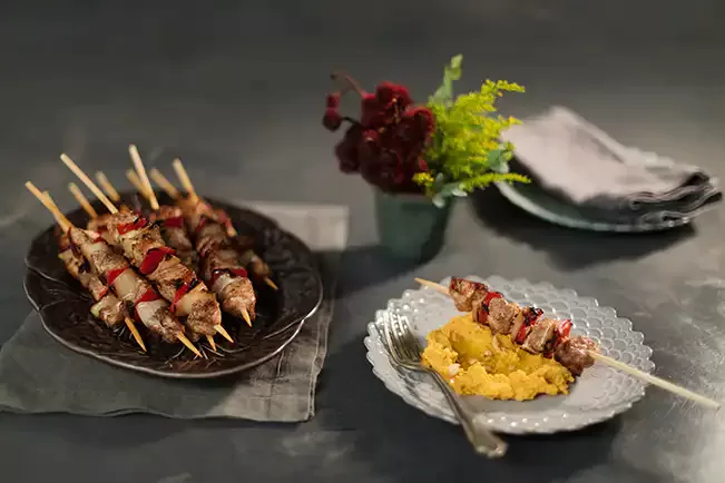 Receita de Espetinho de frango com pimentão e cebola
