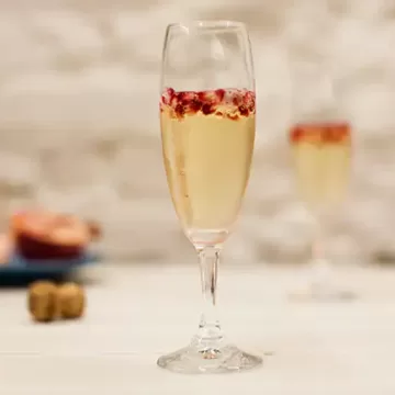 Espumante com sementes de romã
