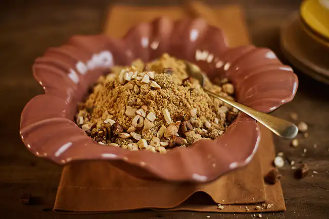 Farofa de banana-passa e castanha-de-caju
