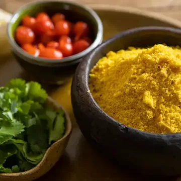 Farofa de castanha-de-caju com dendê