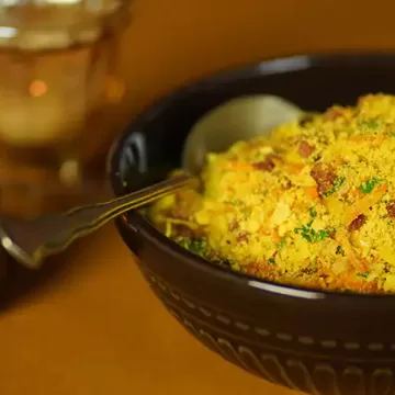 Farofa de milho com cenoura e bacon