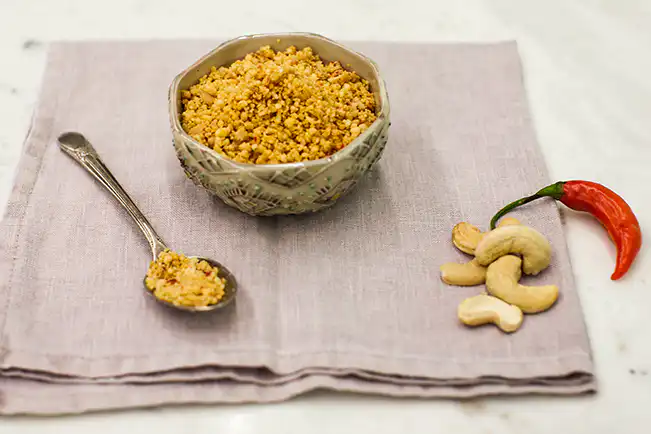 Farofinha de castanha-de-caju com pimenta