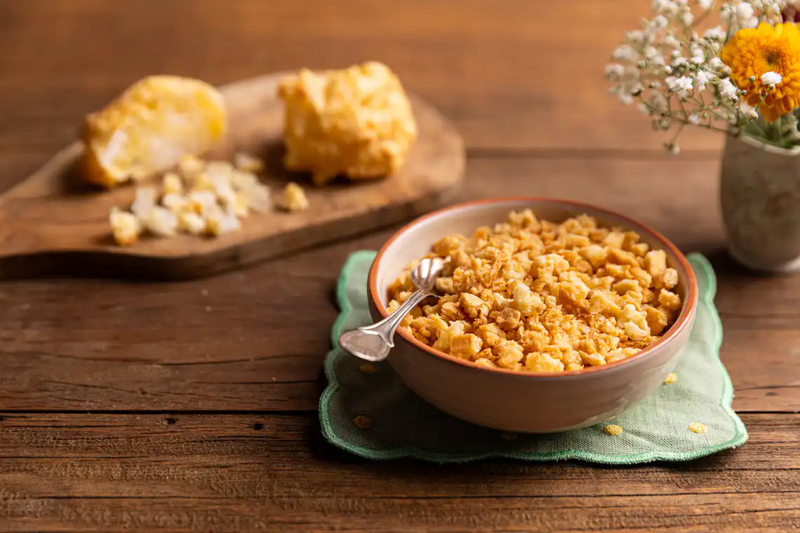 Farofinha de pão de queijo (reaproveitamento)