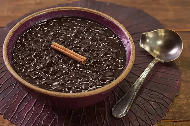 Receita de Feijão-preto com canela, cominho e pimenta-de-caiena