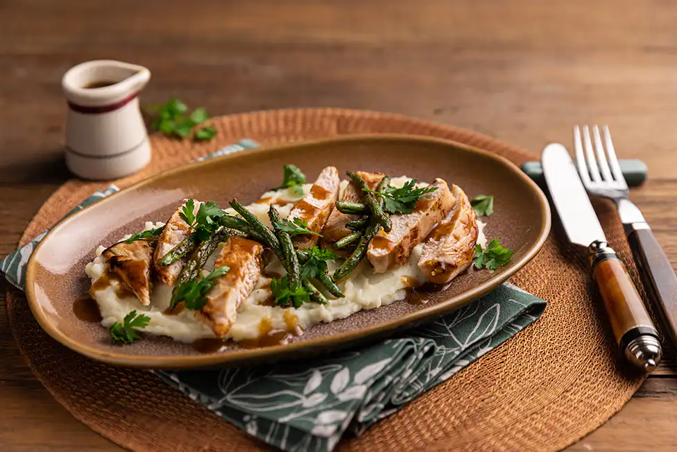 Filé de frango marinado com laranja e alecrim