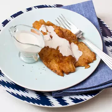 Filé de pescada frita com molho tahine