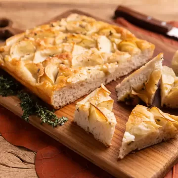 Focaccia de batata com tomilho (sem sova)