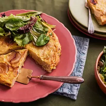 Fritata de batata com cebola-pérola