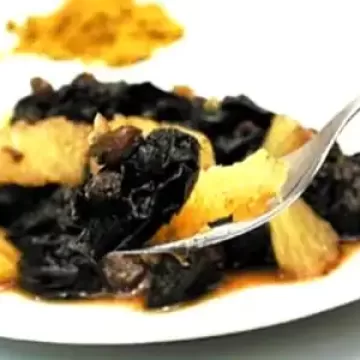 Frutas cozidas ao curry