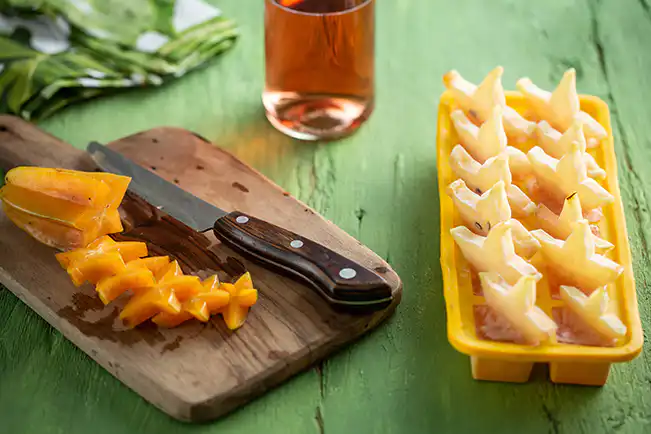 Gelinho de vinho rosé com carambola