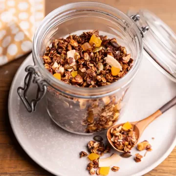 Granola com cacau, damasco e coco na Air Fryer da Rita Lobo