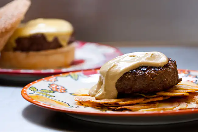 Hambúrguer com galete de batata