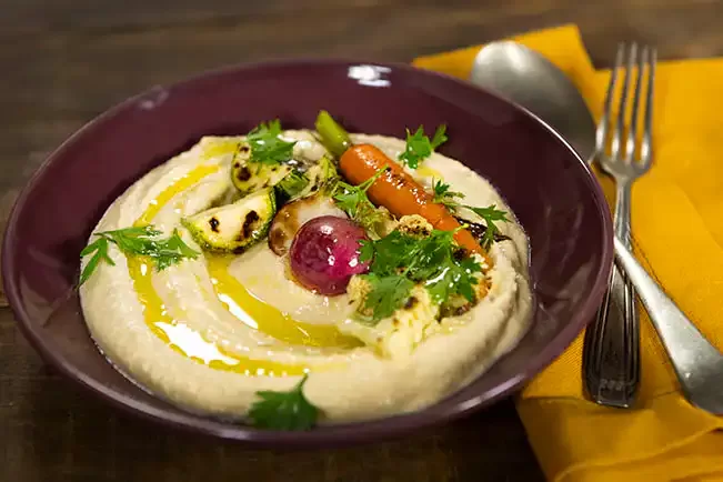 Receita de Homus com legumes grelhados