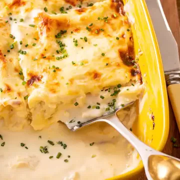 Lasanha de bacalhau com molho branco