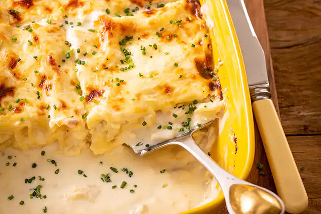 Lasanha de bacalhau com molho branco