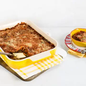Lasanha de berinjela com molho de tomate caseiro