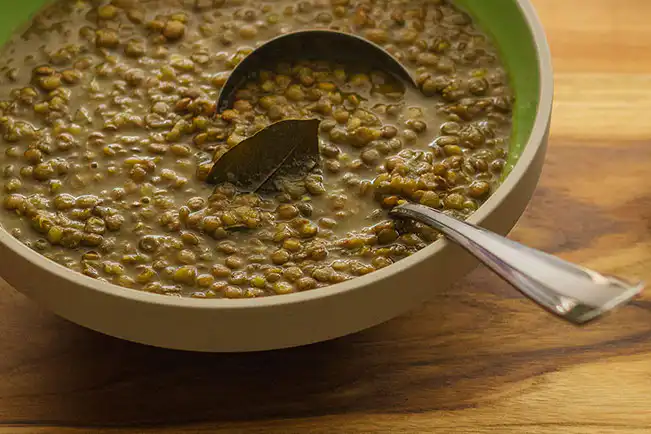 Lentilha na pressão com cúrcuma e cominho