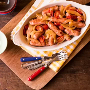 Linguiça flambada na cachaça
