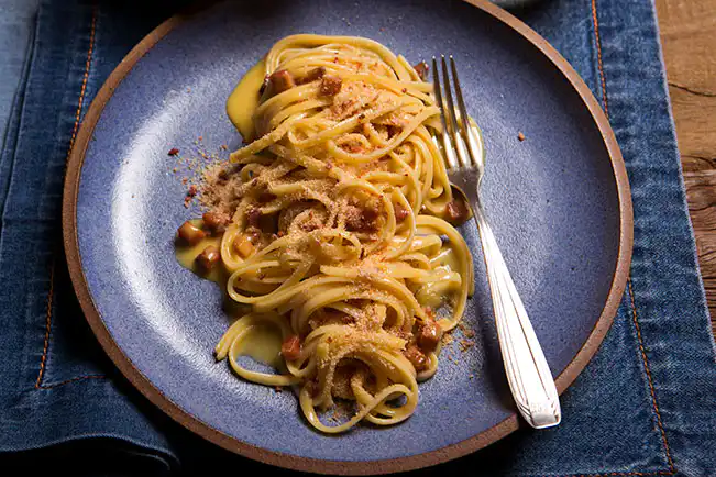 Macarrão à carbonara