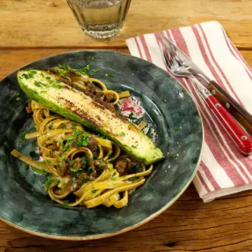 Macarrão com molho de estrogonofe (reaproveitamento)