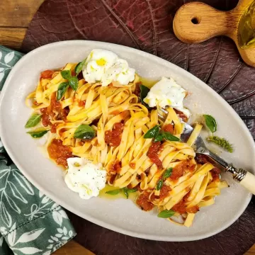 Macarrão com molho de tomate rústico na Air Fryer da Rita Lobo