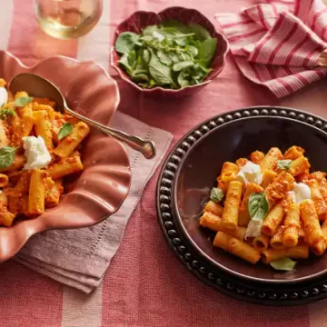 Macarrão com molho romesco
