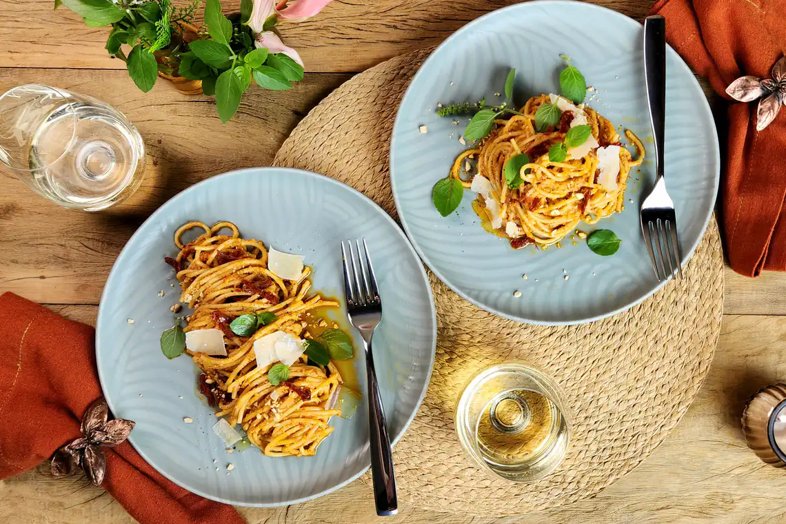 Macarrão com pesto de tomate seco