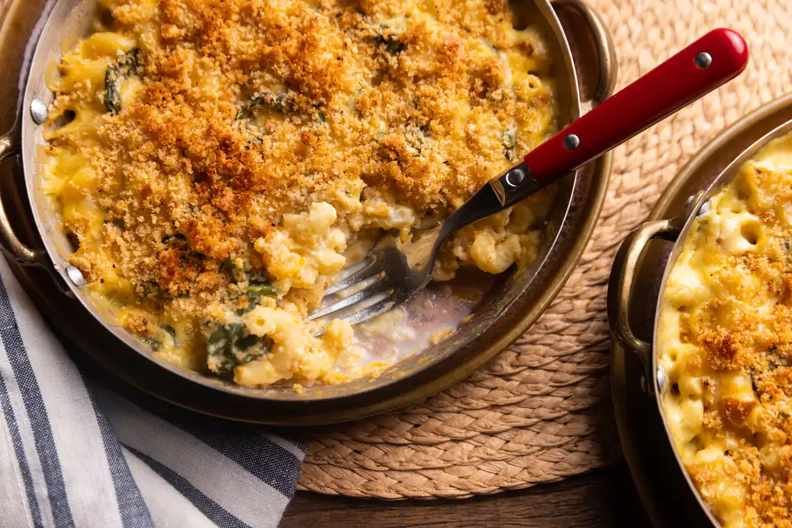 Macarrão gratinado com espinafre