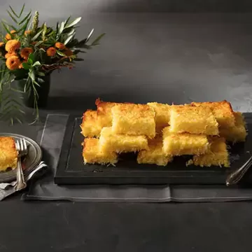 Mané pelado (bolo de mandioca de tabuleiro)