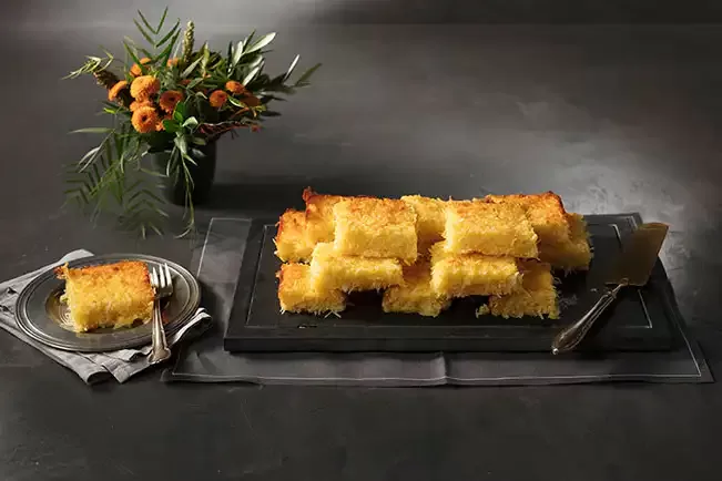 Receita de Mané pelado (bolo de mandioca de tabuleiro)