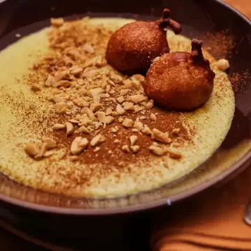 Mingau de painço, leite de coco e amendoim