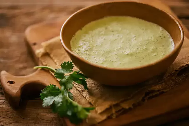 Receita de Molho de iogurte com coentro