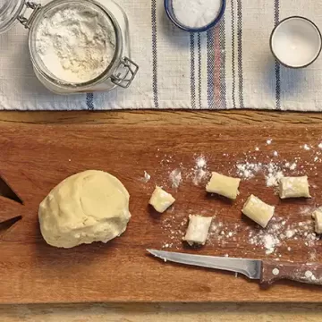 Nhoque de batata-doce com molho de manteiga e sálvia