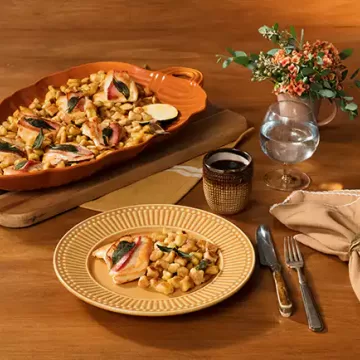 Nhoque de grão-de-bico com saltimboca de frango