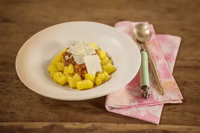 Receita de Nhoque de mandioquinha com molho à bolonhesa