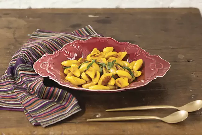 Receita de Nhoque de mandioquinha com molho de manteiga e sálvia