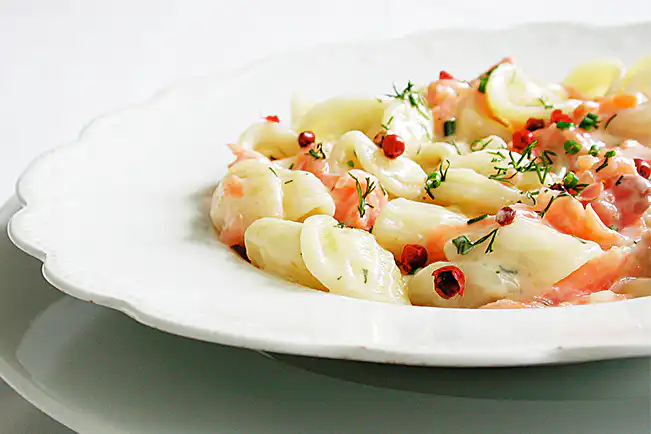 Orecchiette com salmão defumado