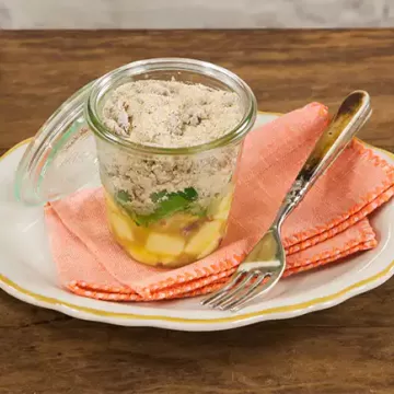 Paçoca de carne com vinagrete de banana (reaproveitamento)